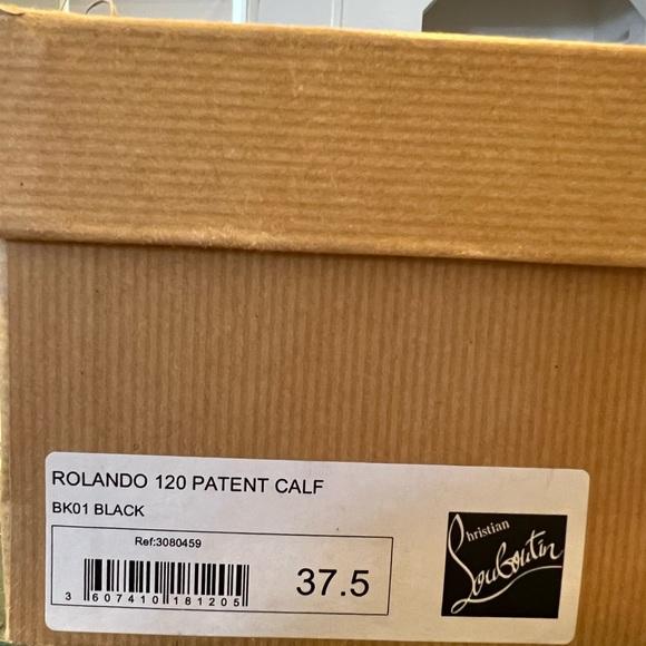 Christian Louboutin - Picture 8 of 9